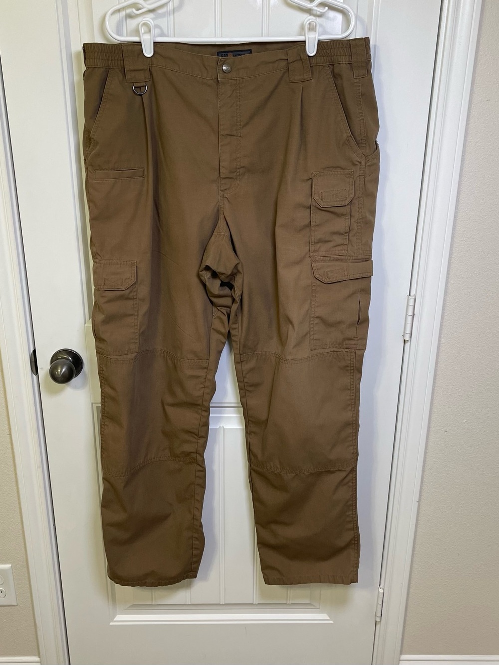 5.11 Tactical Men's Cargo Pants - Size 40 x 34 Coyote Brown SlightlyStained